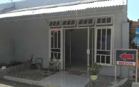 Hotel Wisnu Klaten - 2-Star
