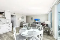 Relaxing 1 BR condo w/pool & steps to the beach - Beach