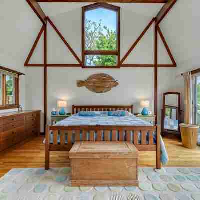 Stunning Beach Retreat - Walk to Beach - Chatham Bars Inn - Town + Game Room Rooms