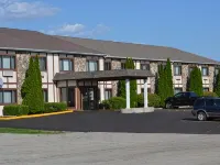 Sky Lodge Inn & Suites - Delavan Hotels in Walworth County