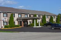 Sky Lodge Inn & Suites - Delavan