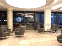 豪華套房温泉酒店 - 停車場