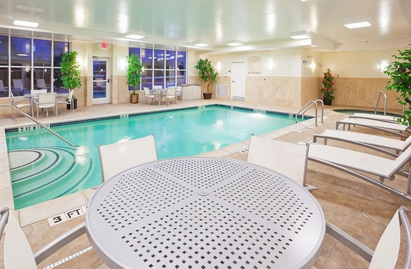 Holiday Inn Express & Suites Auburn Hills by IHG photo 3