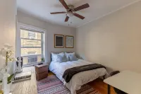 Spacious and Inviting 2Br in Lovely Lincoln Square - Bungalows
