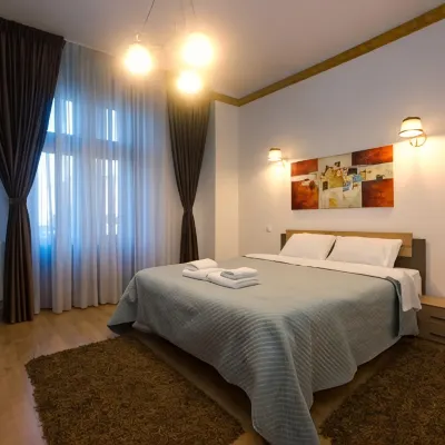 Victoriei Skyline Apartment - Steps from Old Town Hotels near Sector 5