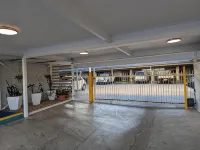 Y Motels Rockhampton - parking