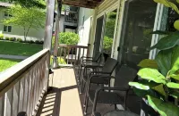 Newly Renovated Very Clean 2 Bedroom 2 Bath Condo Close to Skiing and Village - Jacuzzi