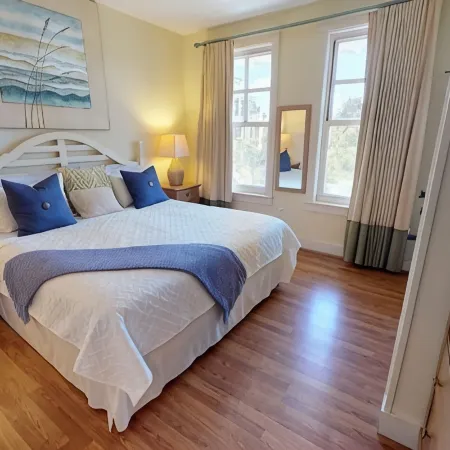 Baytowne Wharf - 4th Floor Corner Apartment