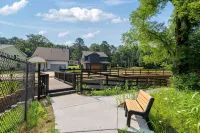 5 Min to Lakepoint! Sleeps 14. New 4 Bdrms/3.5 Bths w/ Office. Owner Managed.