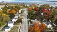 Lakeside Horizon - minutes to Lake Michigan Pere Marquette Beach & Muskegon Lake - 4-Star