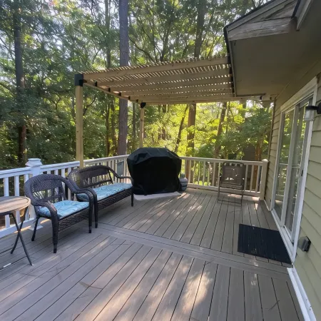 Donna’s Charm: 3 bedroom/king suite/pools/golf