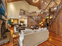 Cdas Finest Secluded Waterfront Estate 7000 Sq ft 5 Forested Acres-Close to Town Hotels in Post Falls