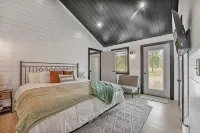 Boyne City- close to golf, lakes, shopping and more!!! - 4-Star