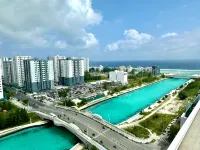 Lux 3 BHK Apartment pool+gym near Airport