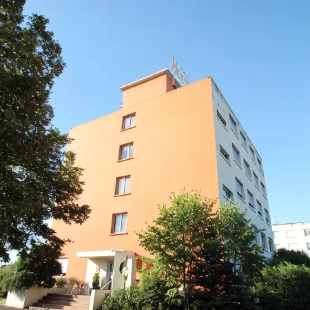 Adonis Lyon Est Hôtel Artys