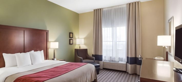 Comfort Inn & Suites Fayetteville-University Area Hotels in Washington County