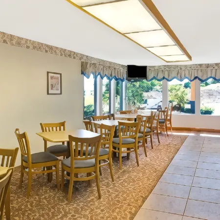 Travelodge by Wyndham Rapid City