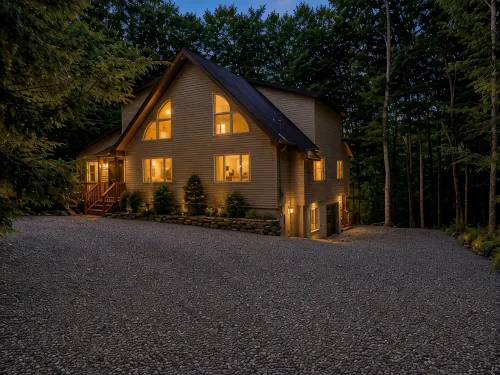 The Hideout Chalet Hot Tub & Fire Pit