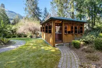 Glacier Creek Chalet- A spacious mountain retreat. Family and pet friendly. - 무료 와이파이