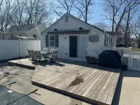 Cozy beach retreat with in ground pool just 7 minutes from seaside heights - Wifi