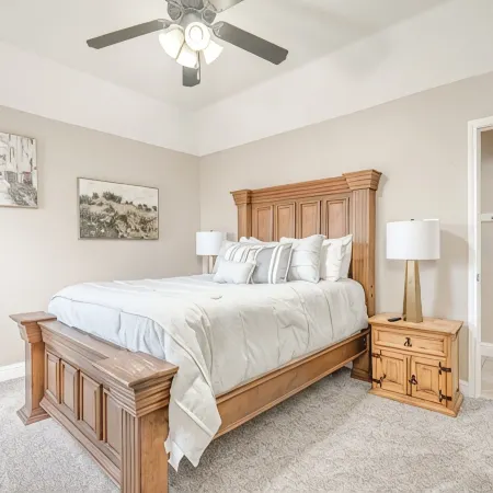 Right at Home-Midland Sprawling Ranch House with Pool Cabana and Playground