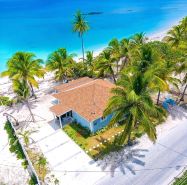 2 bedroom 2 bathroom beach house, beach right at your door steps,