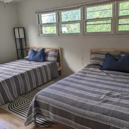 Fantastic 2-bedroom townhome, 2 blocks from Michigan Stadium!