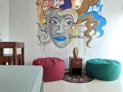 Unwind Restaurant & Hostel