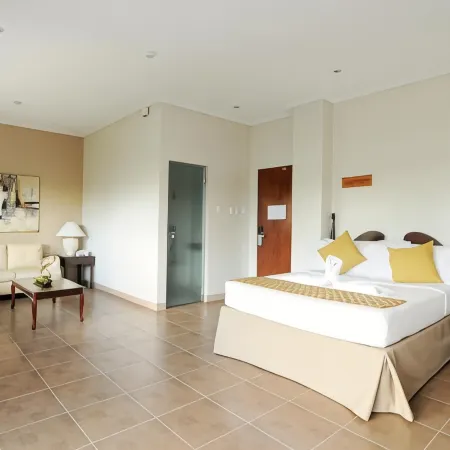 717 Cesar Place Hotel