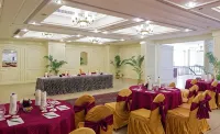 Clarks Avadh