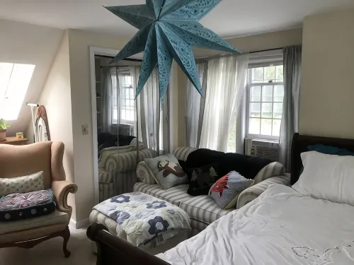 Beautiful Cape Cod Lakefront Retreat with Dock - Homestays
