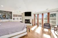 Resting Beach Face! 5BR estate on Golf Course w/3Decks, 2Fireplaces & Sundeck