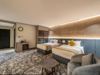 Ross Hotel Hotels near Kingdom Centre Tower