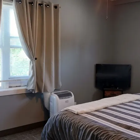 Lake Superior Within Walking Distance! 3Bd 2Bath with Loft! Hotels in Superior