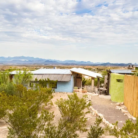 Mimi's Bunkroom - just outside of Big Bend Nt'l Park