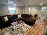 Adorable beach house - 5 min walk to private beach Hotels in Wareham