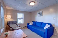 Candy Bar, Apt #8One Bedroom with Pull Out - 2-Star