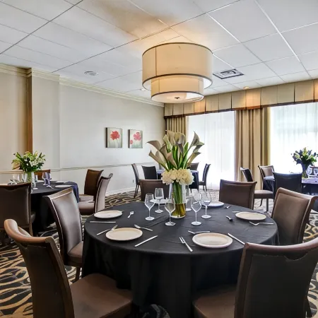 The Park Hotel London Отели рядом с достопримечательностью «Стадион «Ти-Ди Стэдиум»»