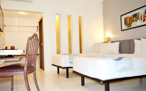Koening Hotel Cirebon - parking