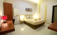 Savita Garden Inn - parkir