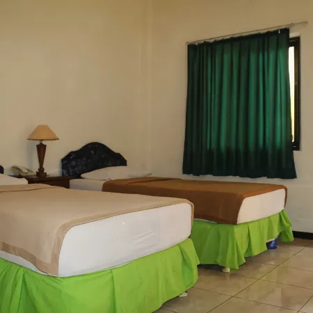 Hotel Ronggolawe فنادق في سبو