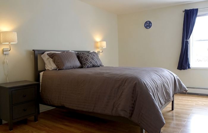Stylish 2BR Retreat Steps from Thayer gate FREE private parking/WiFi