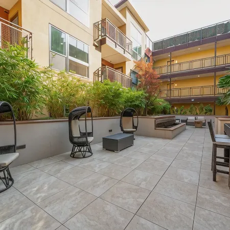 Pet-Friendly Walnut Creek with Rooftop Hot Tub