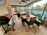 Dream Vacation Home w/heated pool near Clearwater&St. Pete/beaches quiet - 4-Star