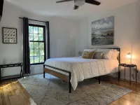 Ivy Kirk Cottage in the Village of Pinehurst 파인허스트 호텔