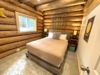 Peaceful Cabin Near Red Mt Bike & Hiking Trails