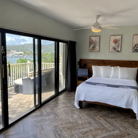 Renovated Amazing Waterfront Escape: Balcony, Paradise At A Great Price! Hotels in Frydendal
