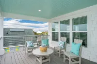 Iris! Sleeps 20 ! Pool ! Beach! - Private Pool