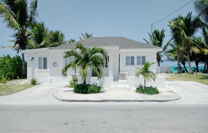 960 Sq. ft  Beach  Front Villa located in Steventon, Exuma,  Bahamas .