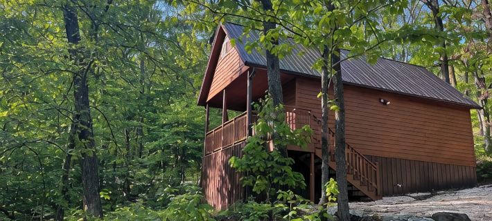 A cozy cabin in our little woodland village - access to pond & meadow Hotels in Washington County